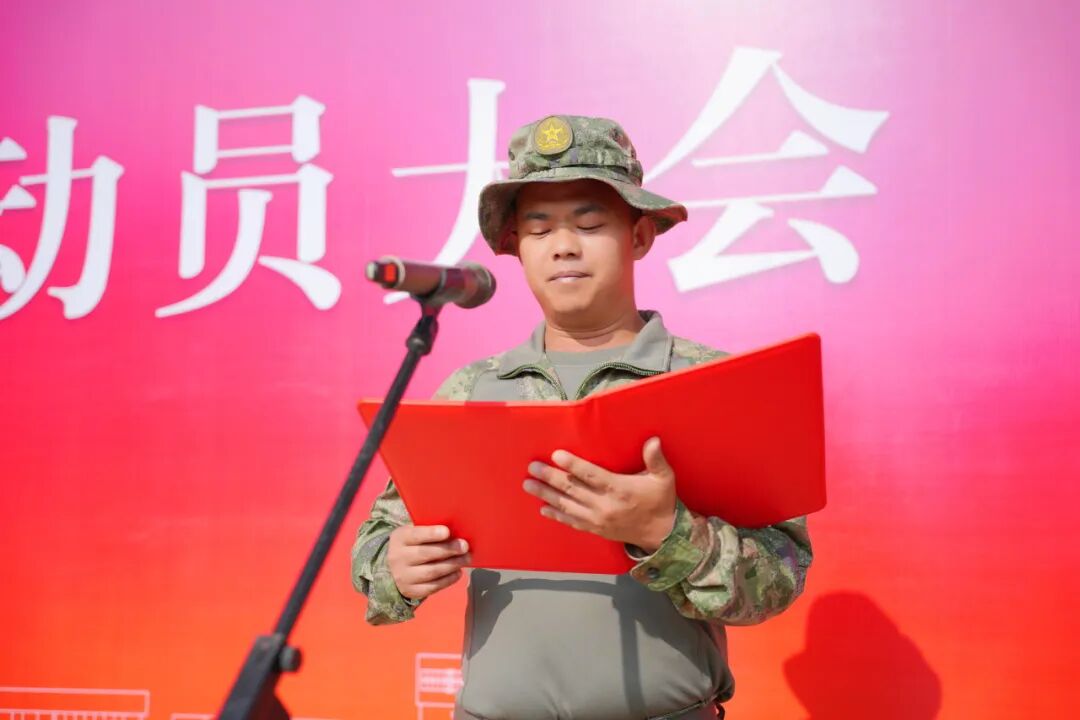 06300972-4b03-4577-8930-5a47bb126280.jpg 校党政领导唐家华