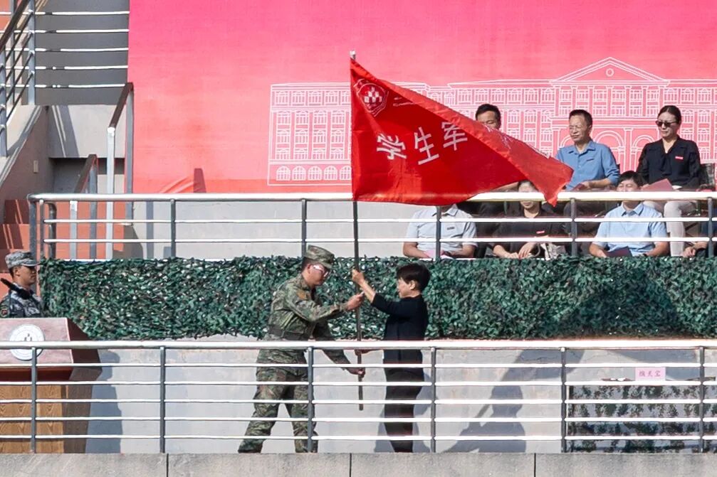 22e053cb-008d-45f0-9951-d7e2343e825d.jpg 校党政领导唐家华
