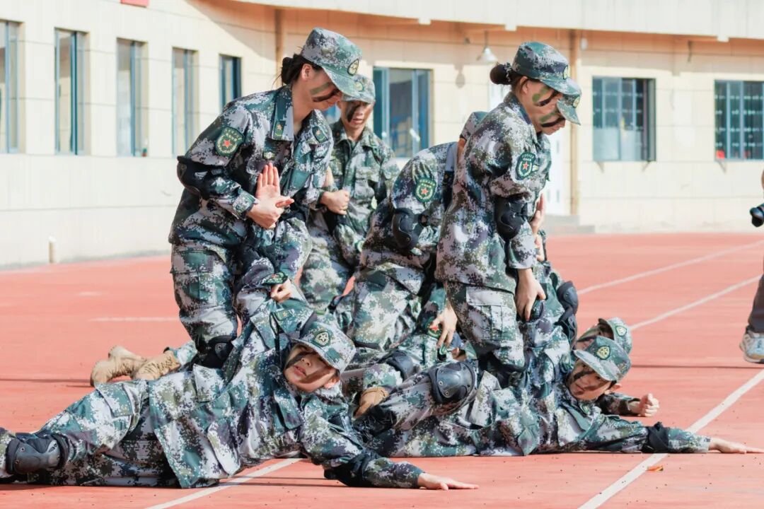 a595aa15-b80c-4a39-b98c-5069c20b8ecb.jpg 2026级新生军训开训动员大会