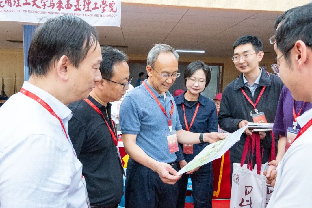 直击新生报到现场！